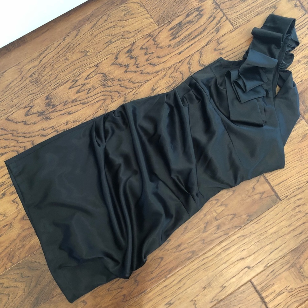 Black One Shoulder Fitted Formal Dress